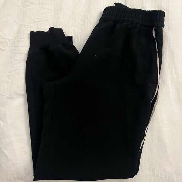 Moving out sale - Aritzia Buffon Pants - avail until 11/15 - Picture 2 of 3